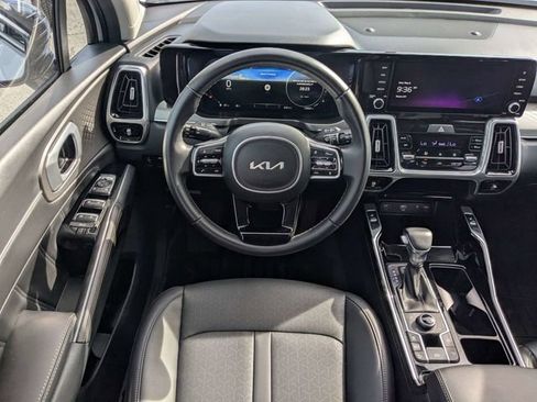 Used 2023 Kia Sorento SX AWD/4WD image 16