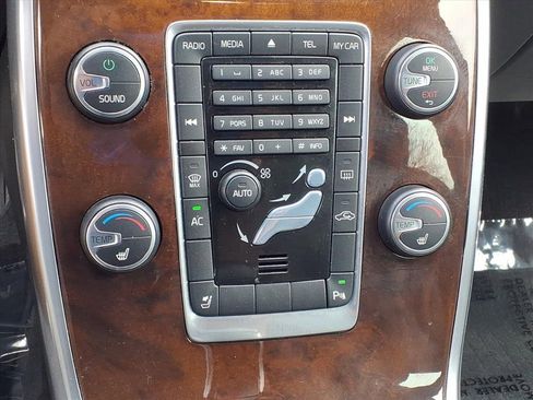 Used 2012 Volvo XC70 3.2 Premier Plus image 27