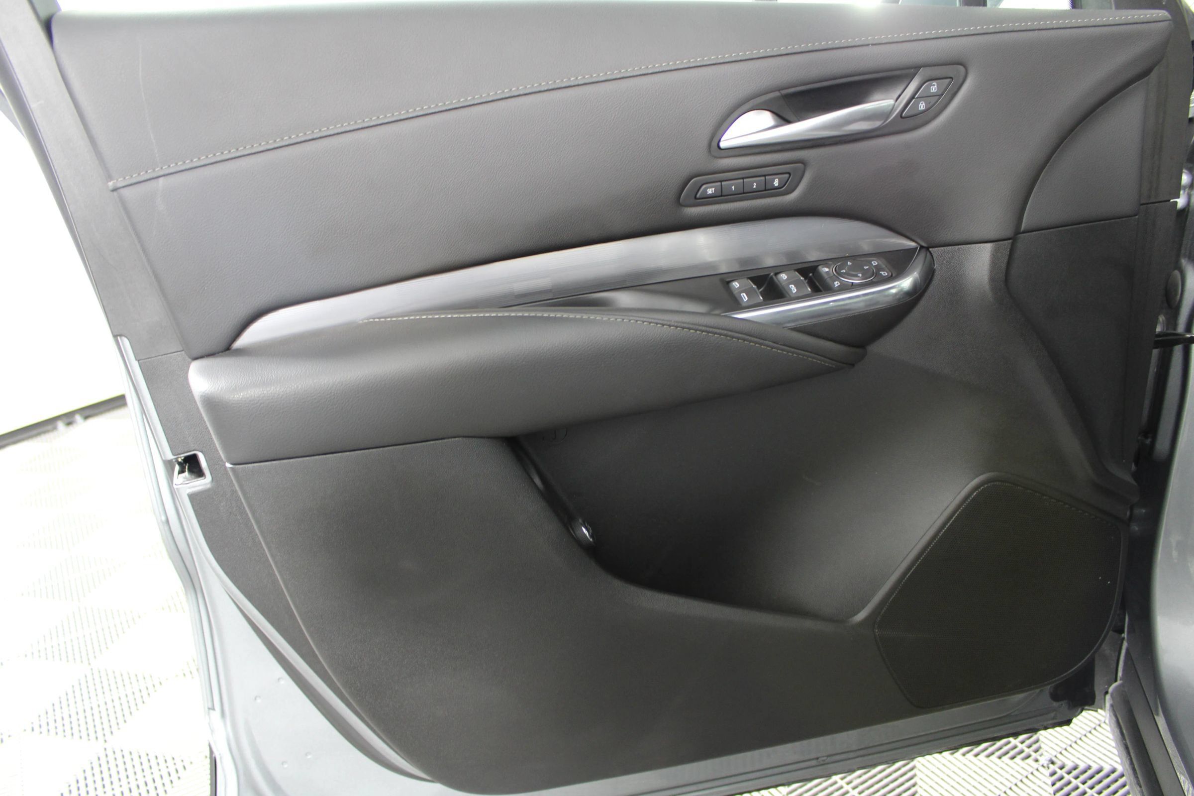 Used 2024 Cadillac XT4 Premium Luxury FWD image 43