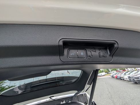 Certified 2023 Ford Explorer XLT AWD/4WD image 14