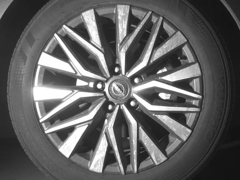 Used 2025 Nissan Altima 2.5 SV FWD image 13