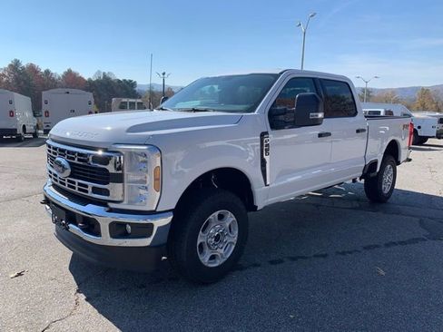 New 2026 Ford F250 XLT w/ FX4 Off-Road Package image 4