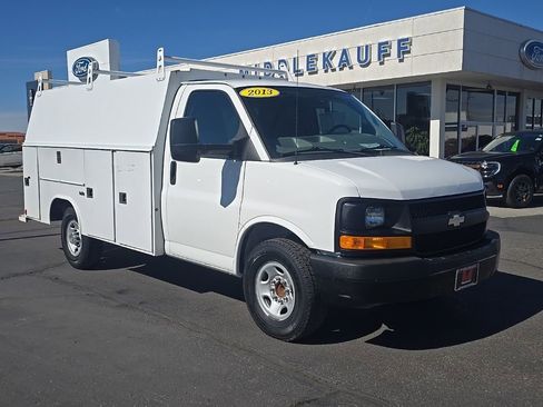 Used 2013 Chevrolet Express 3500 image 1
