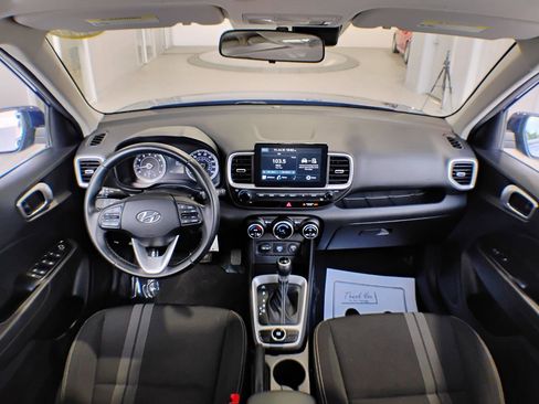Used 2021 Hyundai Venue SEL FWD image 20