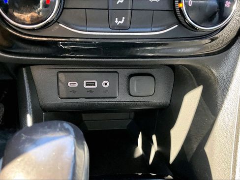 Used 2020 Buick Encore GX Preferred w/ Sport Touring Package image 24