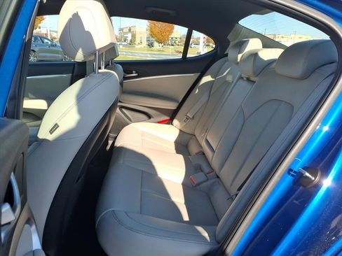 Used 2022 Genesis G70 2.0T image 11