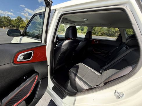 Used 2023 Kia Soul GT-Line w/ GT-Line Technology Package FWD image 13