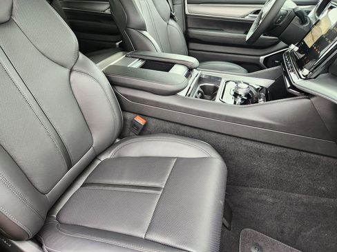 New 2026 Jeep Grand Wagoneer Limited AWD/4WD image 24