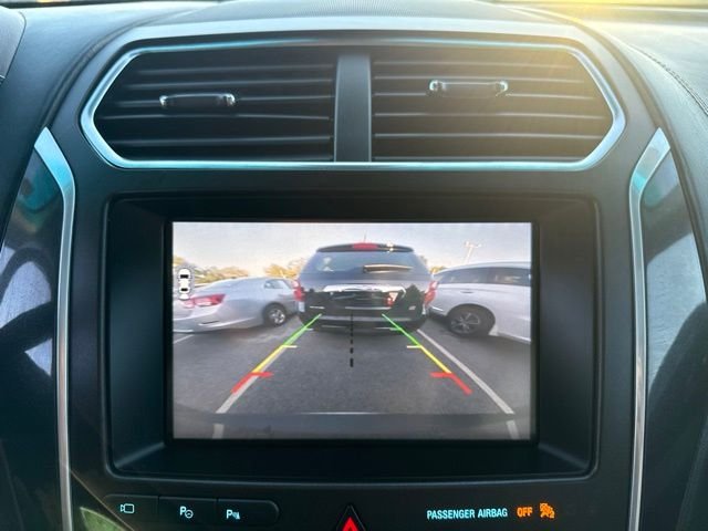 Used 2016 Ford Explorer Platinum AWD/4WD image 23