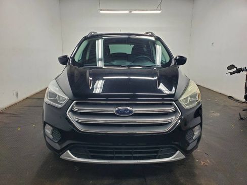 Used 2017 Ford Escape SE w/ Equipment Group 201A image 2