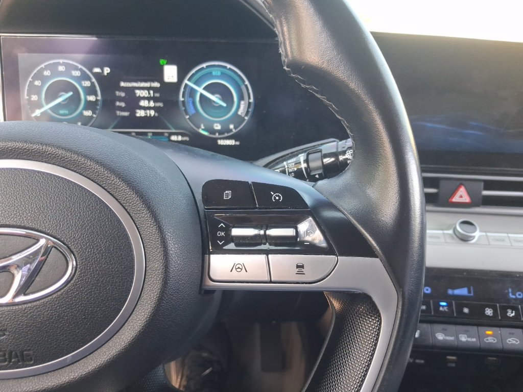 Used 2022 Hyundai Elantra Limited FWD image 30