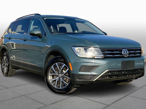 Used 2020 Volkswagen Tiguan SE w/ Panoramic Sunroof Package image 3