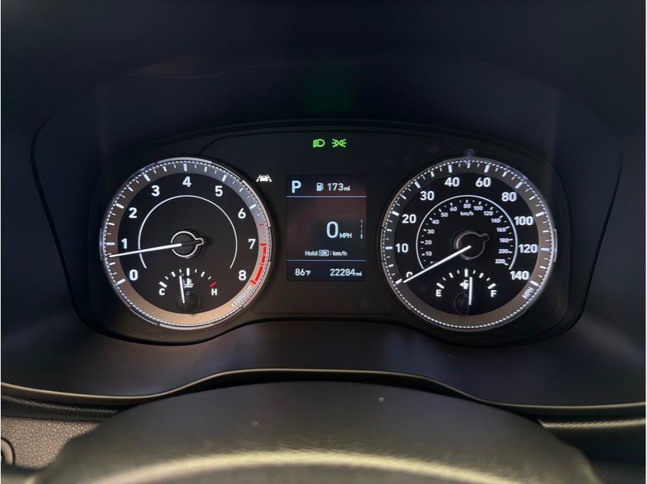 Used 2022 Hyundai Venue SE FWD image 16