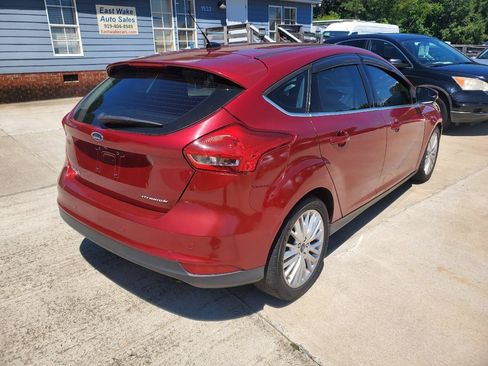 Used 2017 Ford Focus Titanium FWD image 9