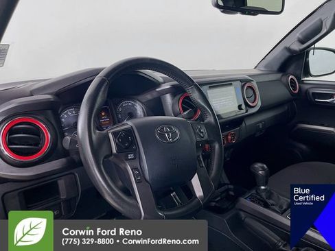 Used 2018 Toyota Tacoma TRD Off-Road AWD/4WD image 11