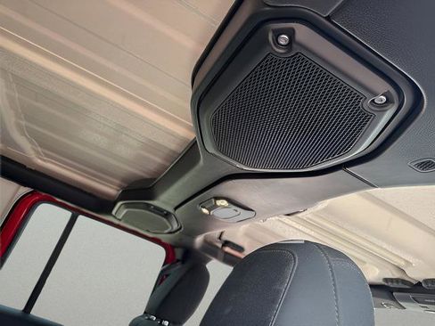 Used 2019 Jeep Wrangler Unlimited Sahara AWD/4WD image 20
