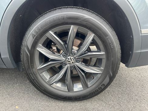 Used 2024 Volkswagen Tiguan SE AWD/4WD image 22