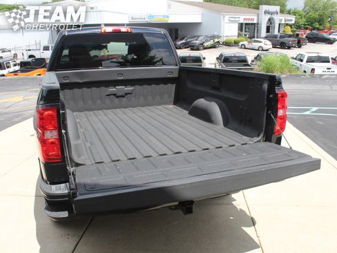 Used 2018 Chevrolet Silverado 1500 Custom w/ Custom Convenience Package AWD/4WD image 28