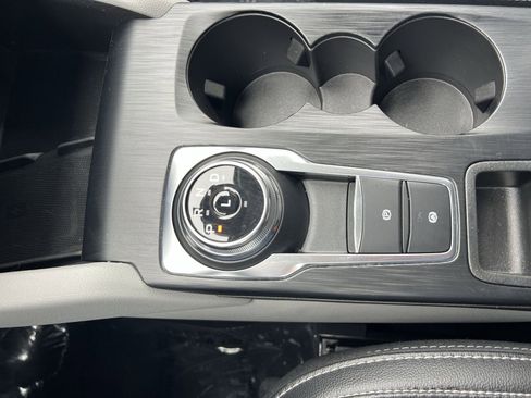 Used 2025 Ford Escape SE w/ PHEV Premium Package image 22