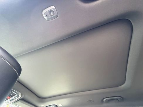 Used 2024 Jeep Grand Cherokee L Limited w/ Luxury Tech Group II image 16