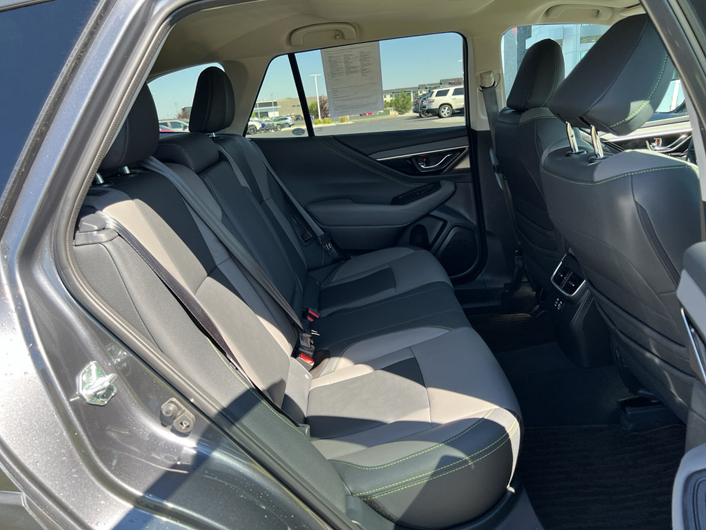 Used 2025 Subaru Outback Onyx Edition AWD/4WD image 27