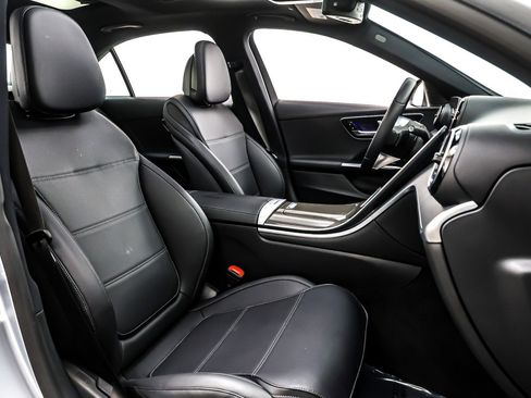 Used 2022 Mercedes-Benz C 300 Sedan image 8