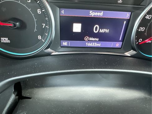 Certified 2022 Chevrolet Equinox RS w/ Infotainment Package image 11