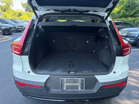 Used 2024 Volvo XC40 B5 Plus w/ Protection Package Premier AWD/4WD image 21