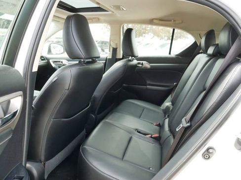 Used 2017 Lexus CT 200h w/ Seat Comfort Package FWD image 16