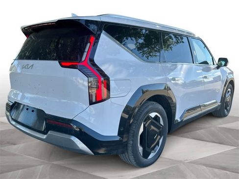 New 2026 Kia EV9 Land image 8