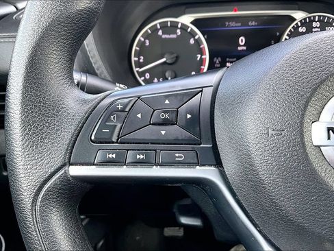 Used 2023 Nissan Sentra SV FWD image 11