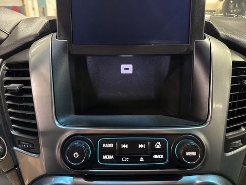 Used 2015 Chevrolet Suburban LTZ image 34