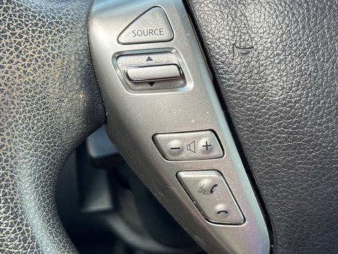 Used 2016 Nissan Versa SV FWD image 16