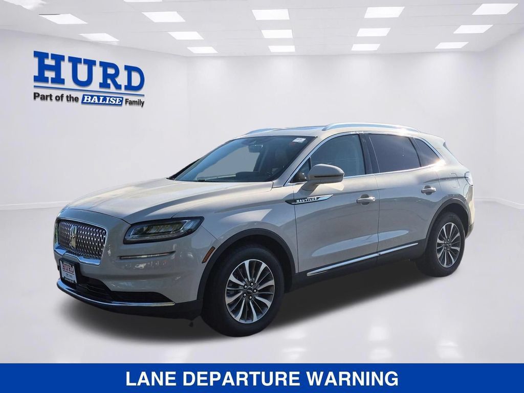 Used 2023 Lincoln Nautilus Reserve w/ Cargo Utility Package AWD/4WD image 8