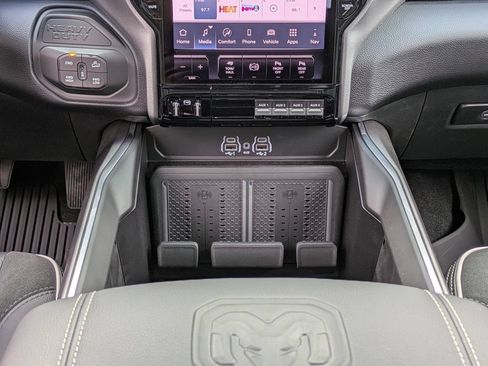 New 2026 RAM 2500 Laramie AWD/4WD image 22