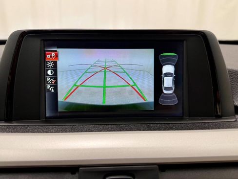 Used 2016 BMW 320i Sedan image 28