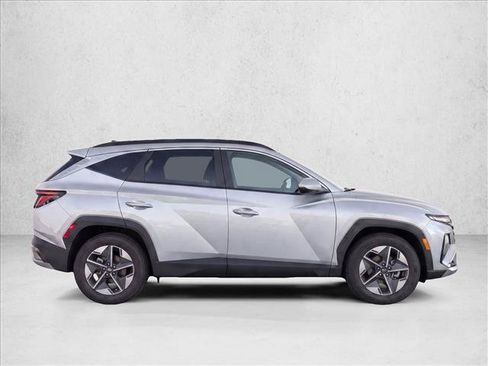 Used 2025 Hyundai Tucson SEL FWD image 8