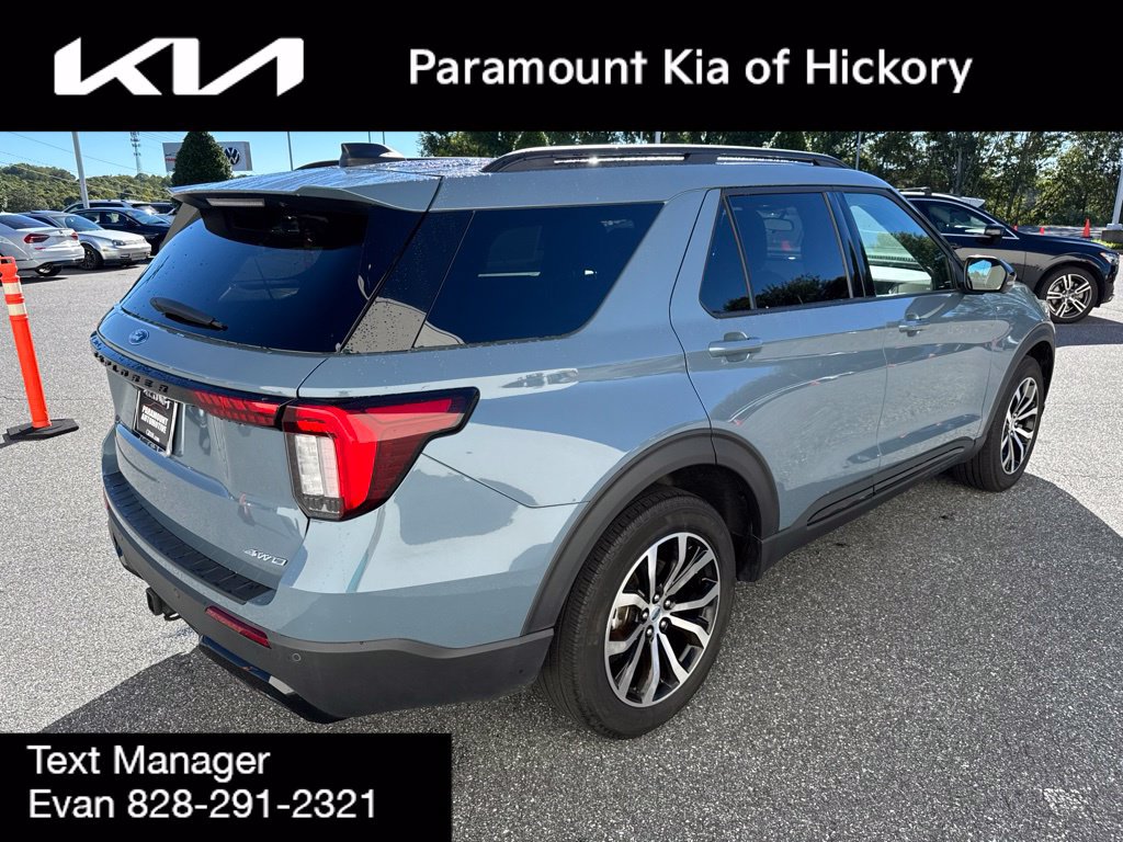 Used 2025 Ford Explorer ST-Line AWD/4WD image 7