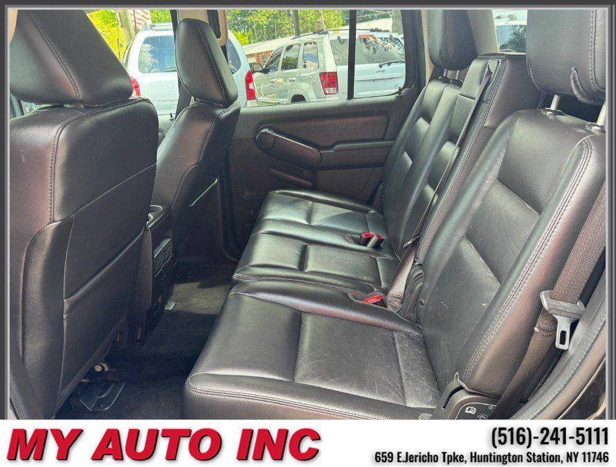 Used 2010 Ford Explorer XLT AWD/4WD image 29