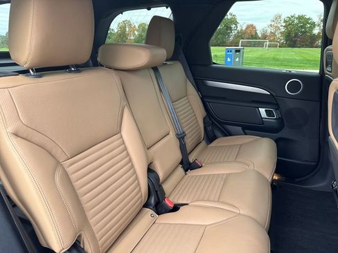 Used 2025 Land Rover Discovery Dynamic SE image 20