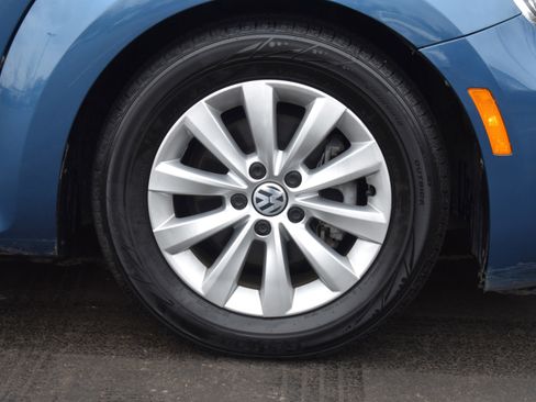 Used 2019 Volkswagen Beetle 2.0T S image 36