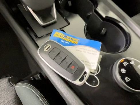 Used 2023 Nissan Rogue SV AWD/4WD image 29