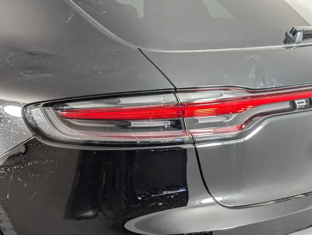 Used 2026 Porsche Macan AWD/4WD image 17