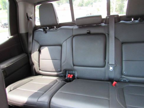 Used 2021 GMC Sierra 1500 SLT w/ SLT Premium Package AWD/4WD image 8