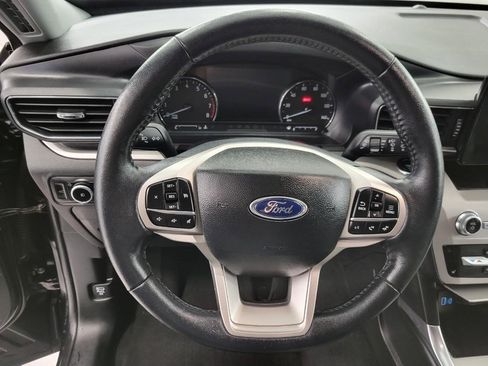 Used 2023 Ford Explorer XLT w/ Equipment Group 202A image 5