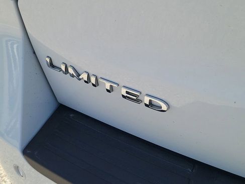 Used 2024 Ford Expedition Limited AWD/4WD image 14