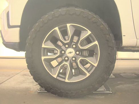 Used 2019 Chevrolet Silverado 1500 RST w/ All-Star Edition image 9