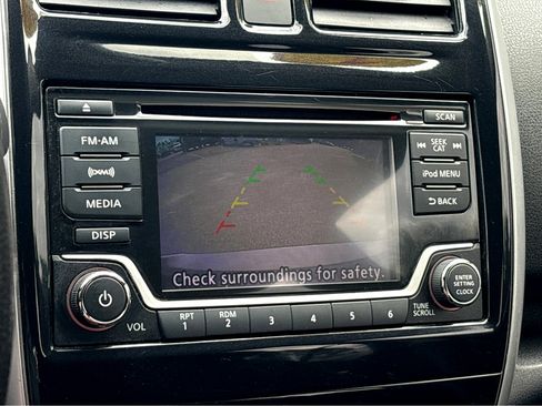 Used 2017 Nissan Versa Note SV image 7