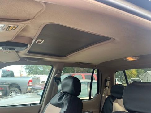 Used 2001 Ford Explorer Sport Trac 4x4 image 6
