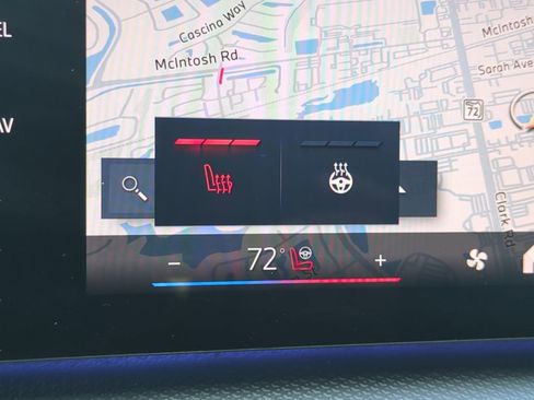 Used 2026 BMW X1 xDrive28i w/ Technology Package image 16